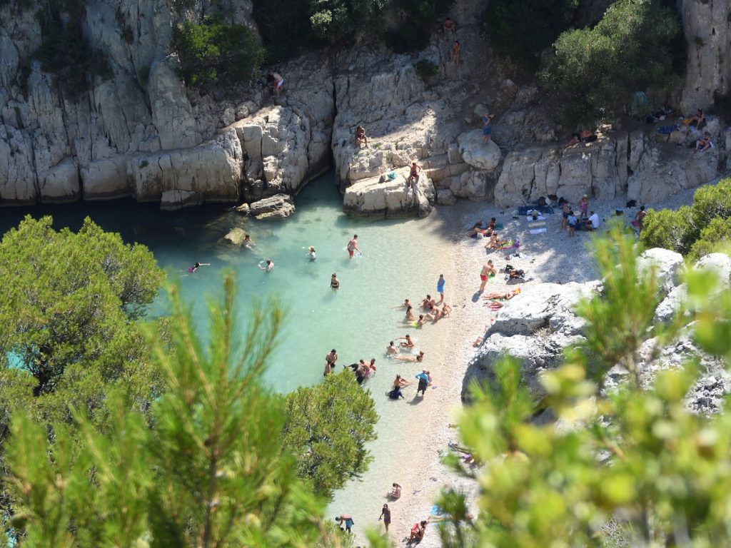 Zoom plage des calanques En Vau