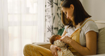 Allaitement et douleurs musculosquelettiques : comment le kinésithérapeute peut-il aider ?