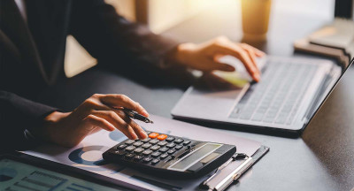 Comment déduire les frais de formation des impôts quand on est kiné libéral en 2026 ?