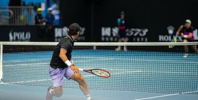 Suivre une légende du tennis : entretien avec Julien, kiné-ostéo de Stan Wawrinka