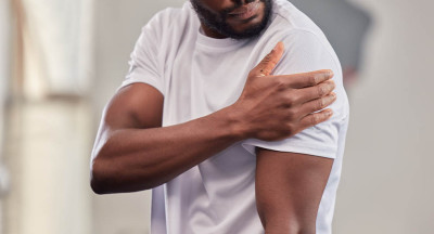 la-kine-tendinite-massage-exercices-etirements-strapping