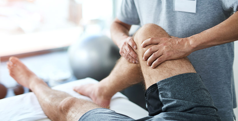 Rééducation du genou : auto-rééducation et kinésithérapie pour un renforcement musculaire au top ! Témoignage de Mariana