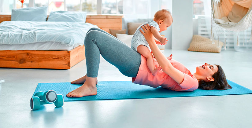 Post-partum et kinésithérapie : comment le kinésithérapeute libéral peut structurer un vrai parcours de soins après l’accouchement