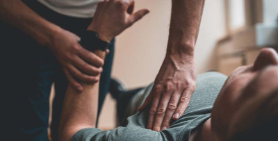 Gel des revalorisations kiné 2025 : les kinés tombent de haut !