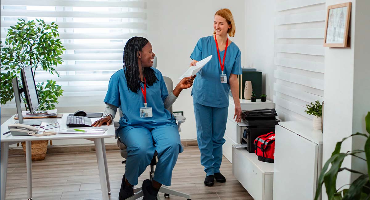 Découvrez les clés pour réussir l’intégration d’un kiné étranger au sein d’un cabinet. Faites le point sur les attentes en matière de langue, les bonnes pratiques pour recruter et accompagner un professionnel à son arrivée, ainsi que sur les enjeux de communication et de gestion interculturelle au quotidien. ð¡ Inscrivez-vous dès maintenant pour un temps d’échange concret et accessible, enrichi d’un retour d’expérience terrain, afin de favoriser une intégration fluide, une bonne collaboration et un véritable esprit d’équipe au cabinet.